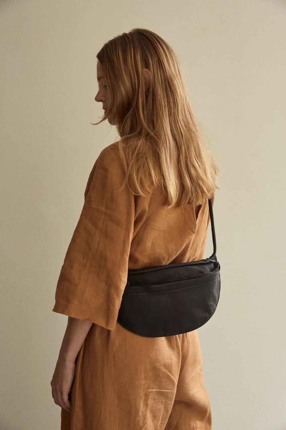 MARAI Sling Bag - Natural/Black Leather