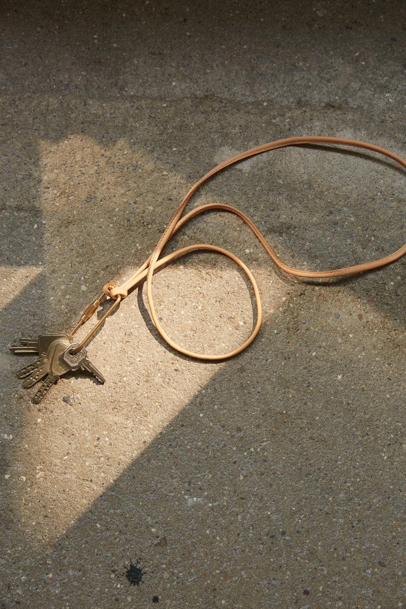 MARAI Lanyard - Natural/Black Leather