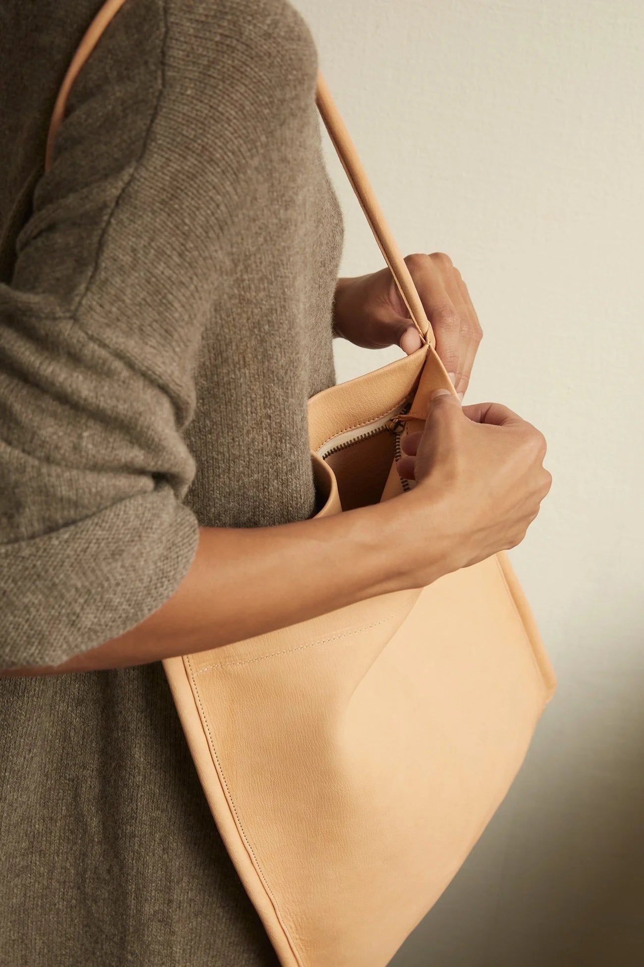 MARAI Tote Bag - Natural/Black Leather