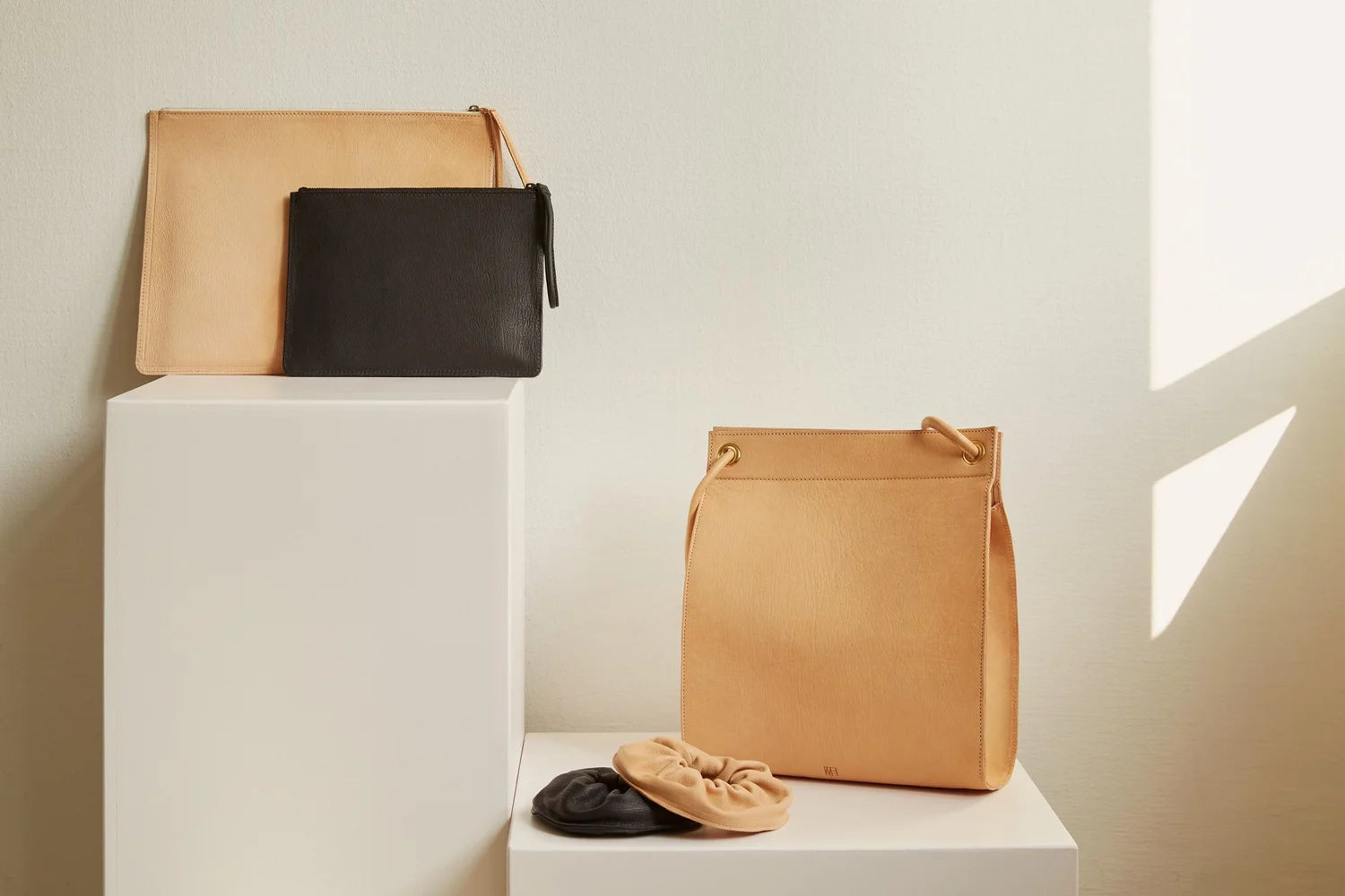 MARAI Handbag - Natural/Black Leather
