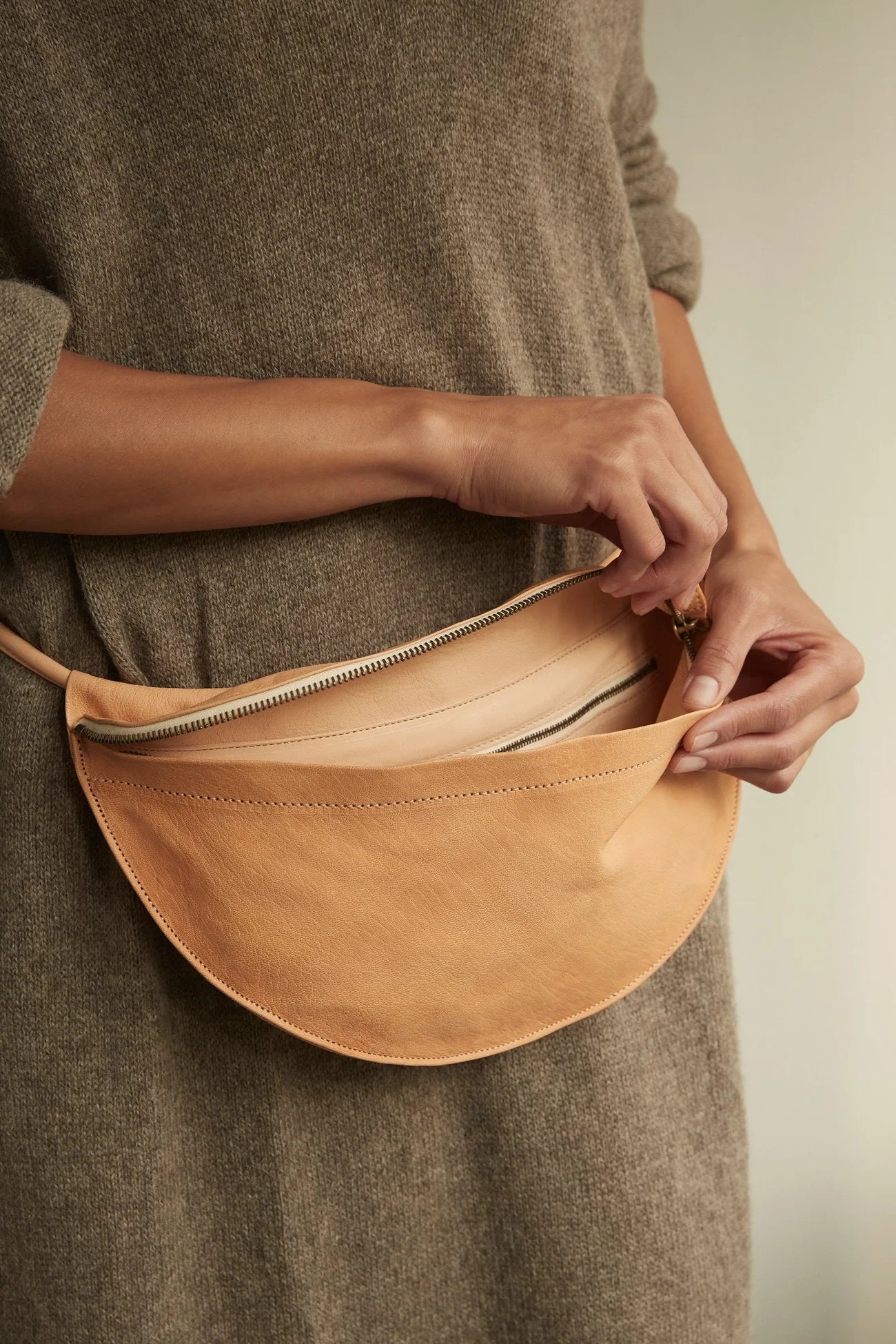 MARAI Sling Bag - Natural/Black Leather