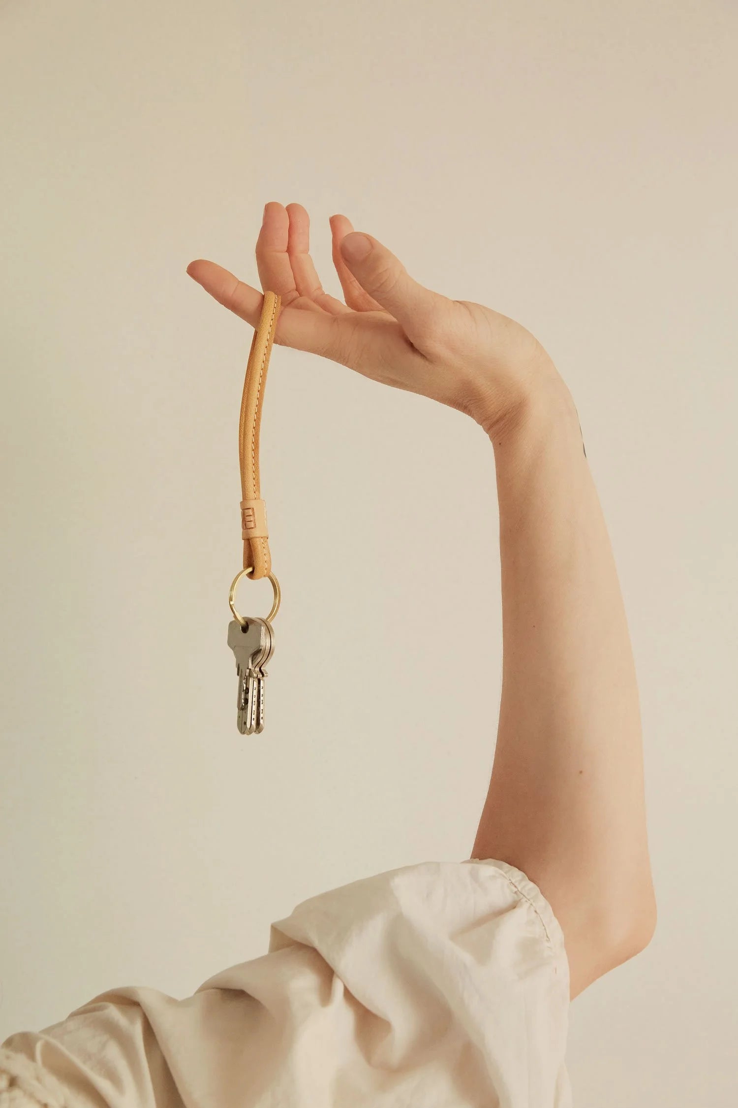 MARAI Keychain - Natural/Black Leather